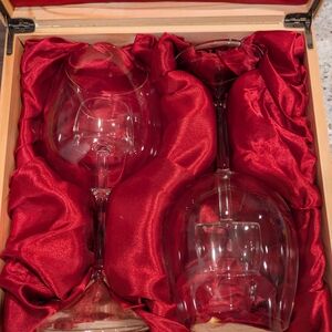 The Cedar Gift Set A pair of Sommelier Aerating Wine Glasses